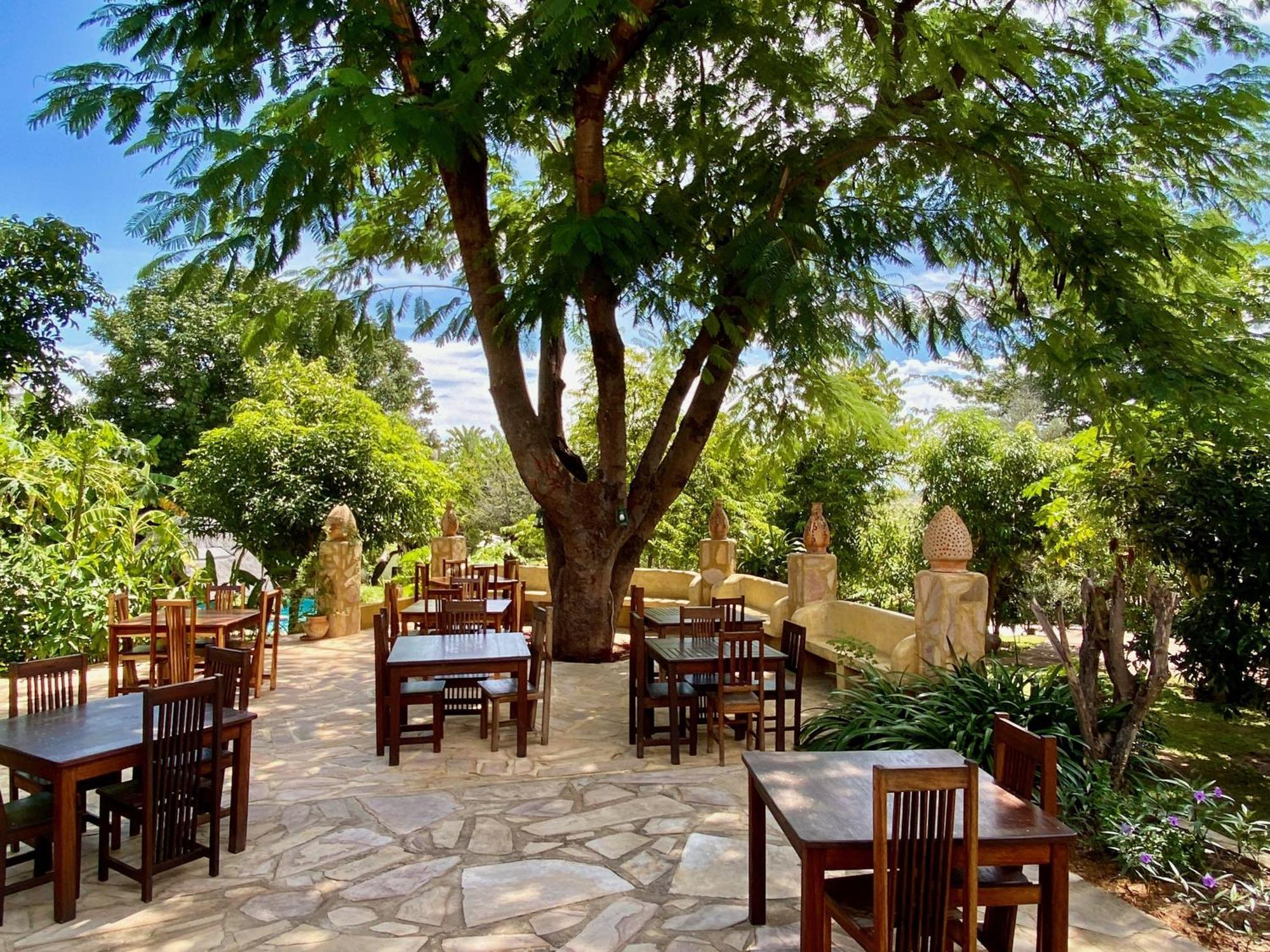 Tambuti Lodge Rundu Extérieur photo