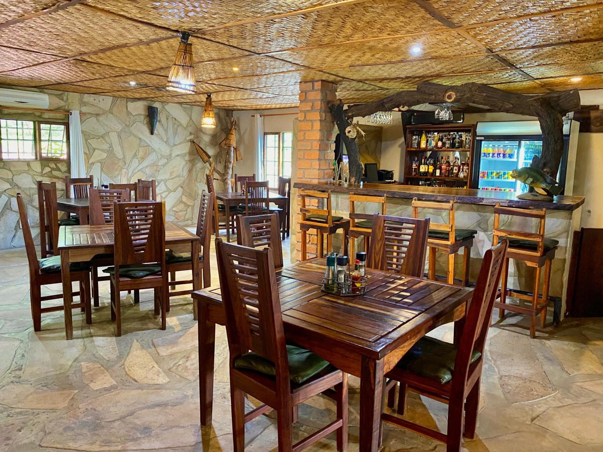 Tambuti Lodge Rundu Extérieur photo