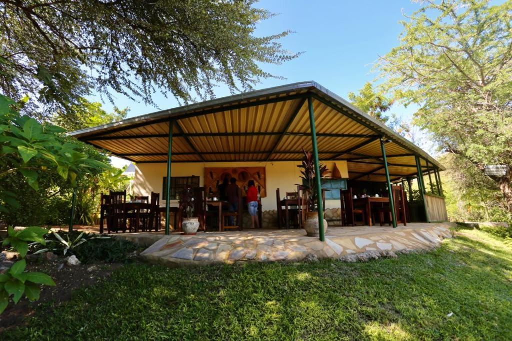Tambuti Lodge Rundu Extérieur photo