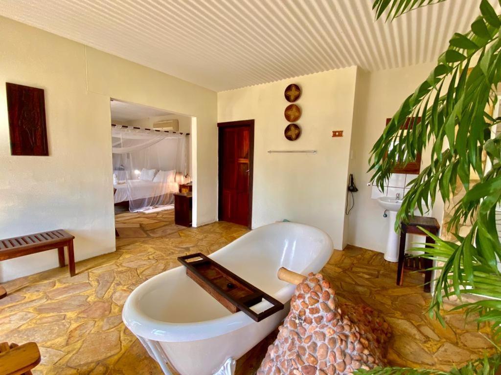 Tambuti Lodge Rundu Extérieur photo