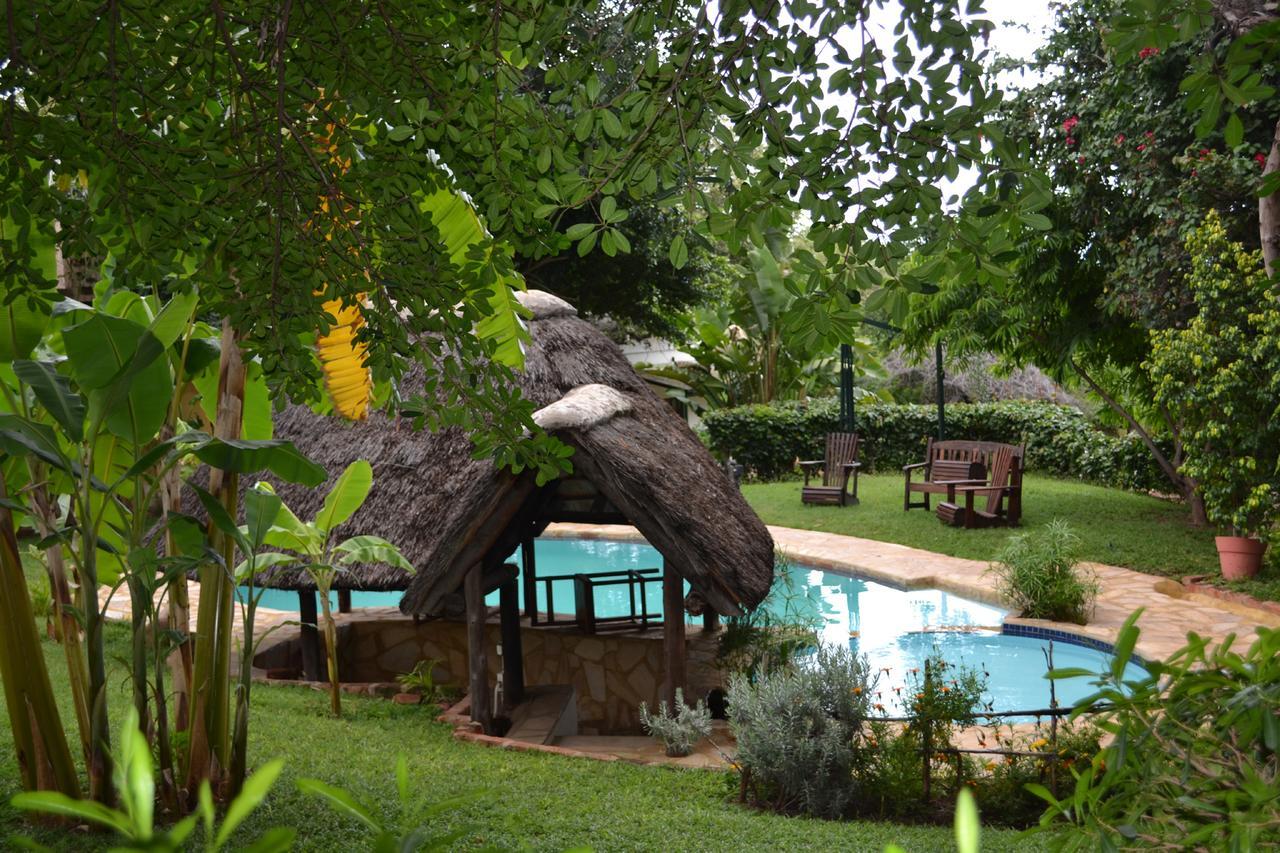 Tambuti Lodge Rundu Extérieur photo