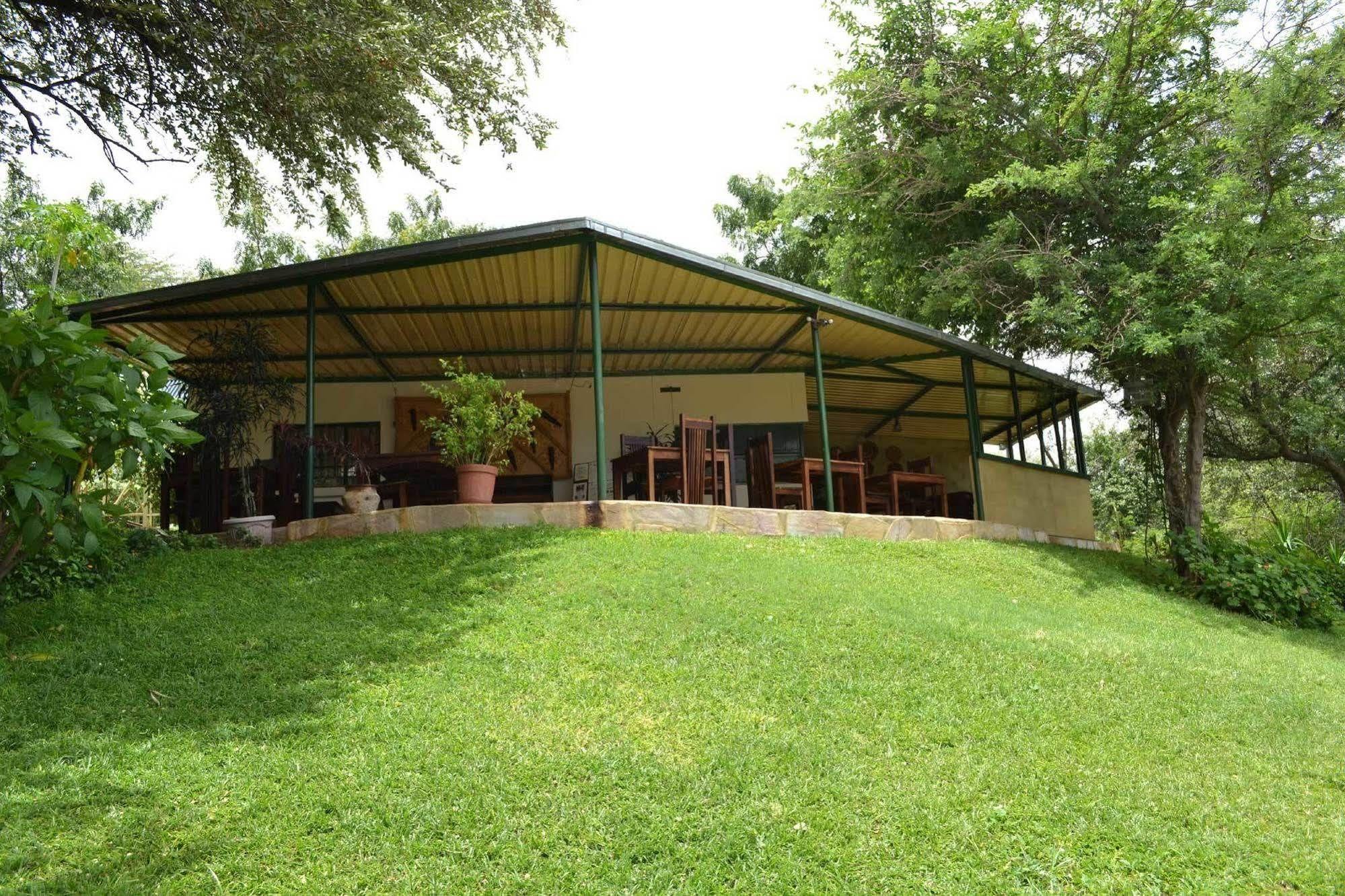Tambuti Lodge Rundu Extérieur photo